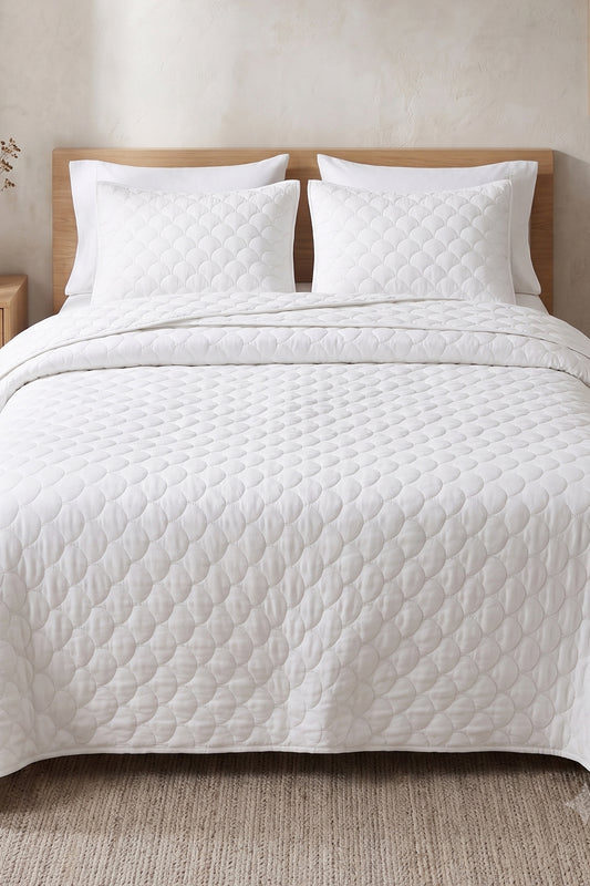 Cloud White Scallop - Bedspread Set