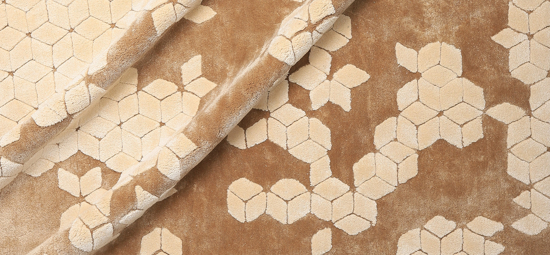 HAND-TUFTED RUGS